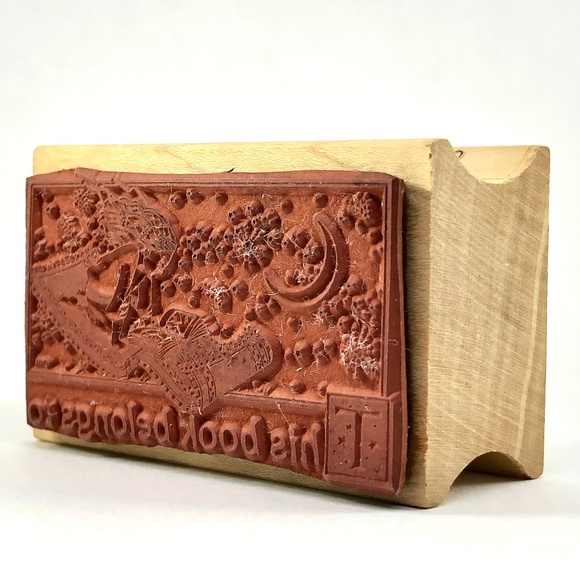 Mary Engelbreit Magic Carpet Book Plate Rubber Stamp 688F This Book Belongs To - Picture 4 of 11